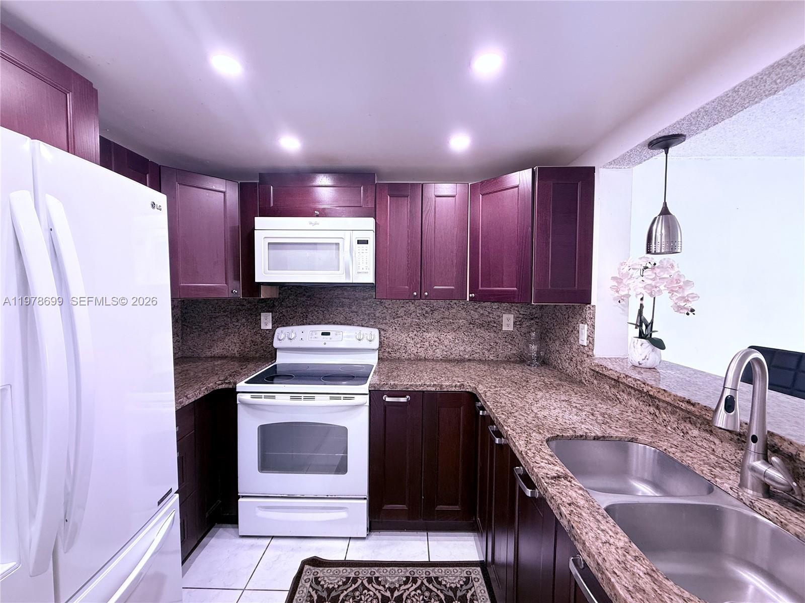 CONTINUUM CONDO PH II - Residential Lease