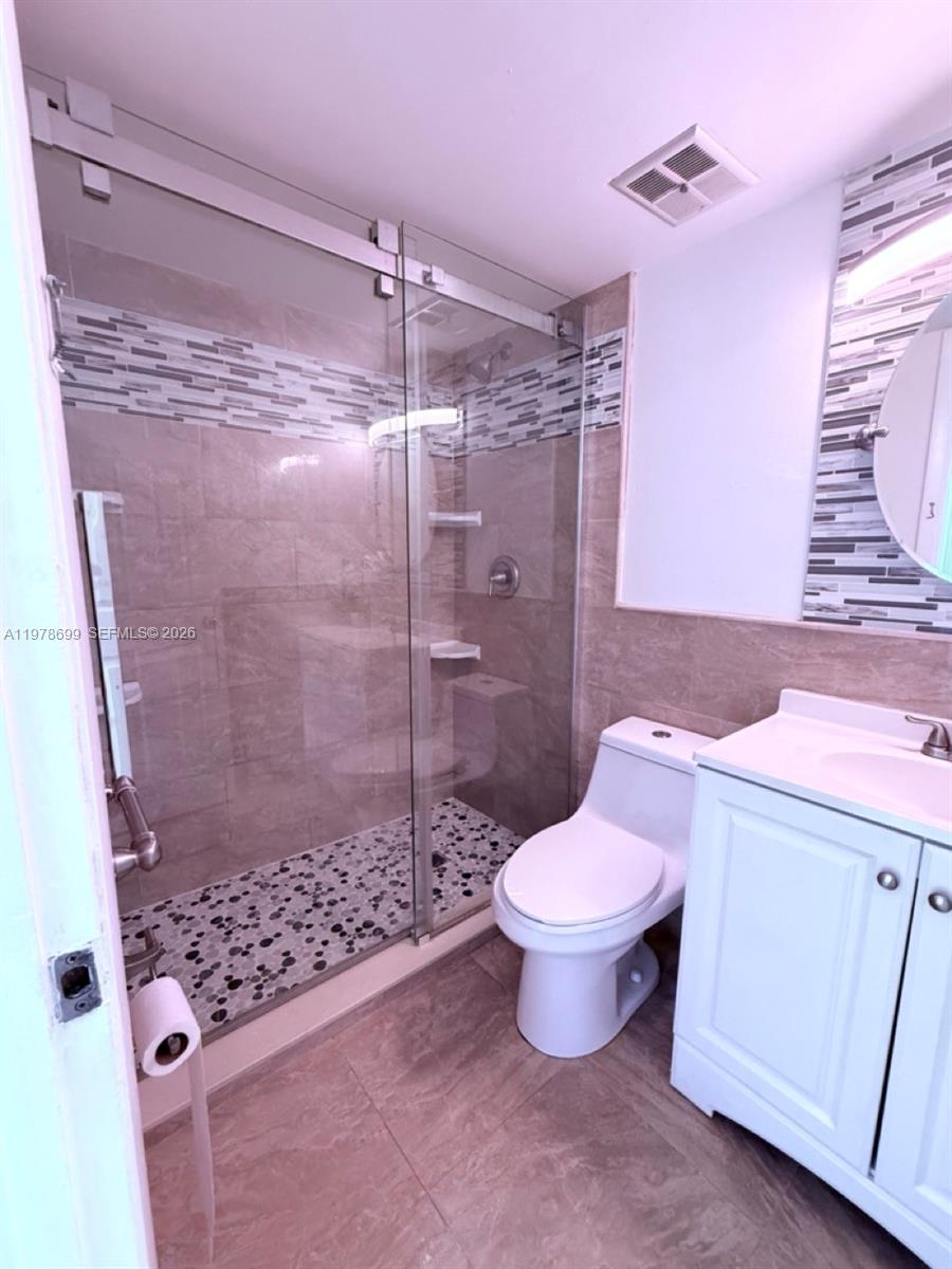 CONTINUUM CONDO PH II - Residential Lease