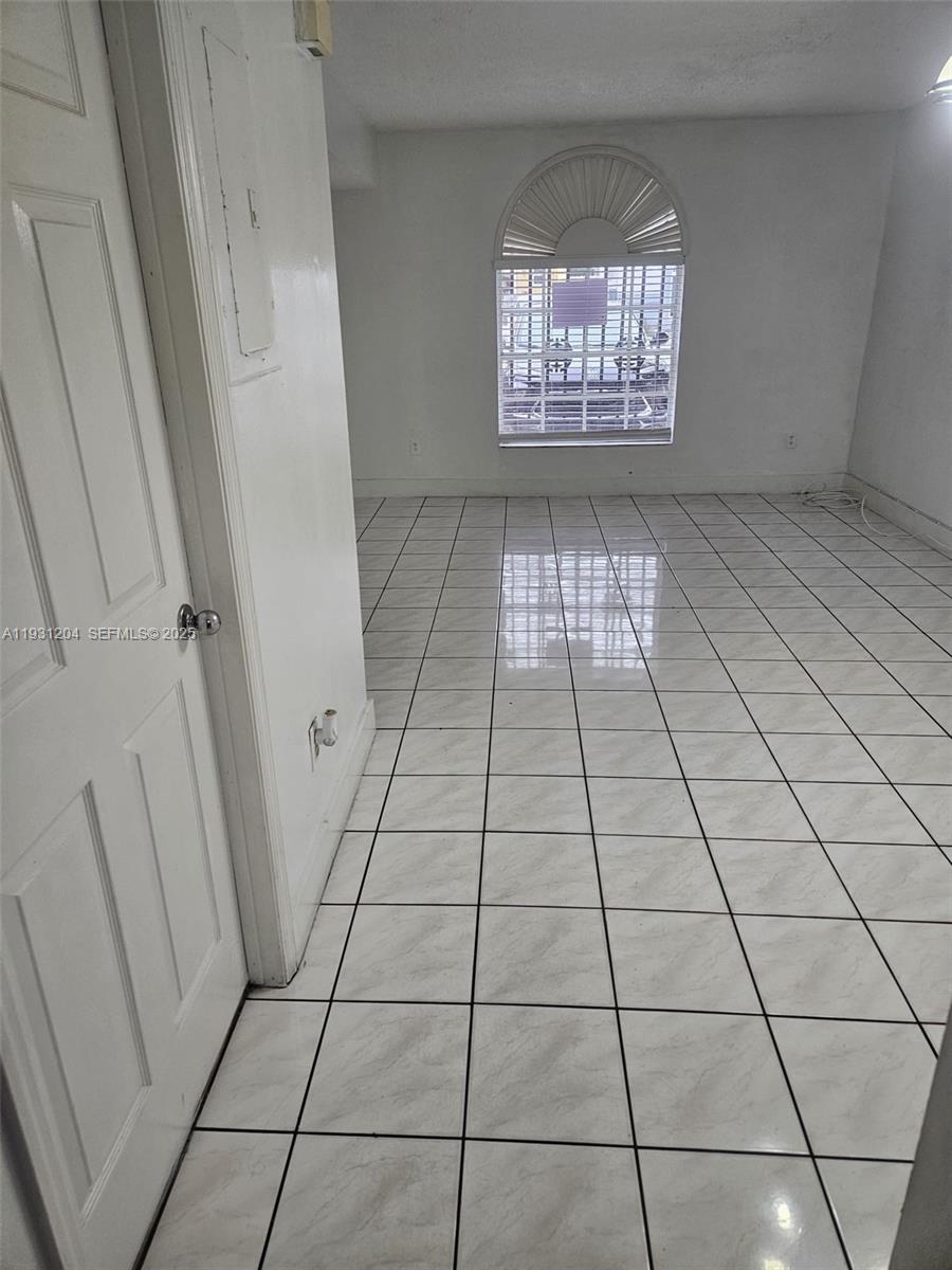 GALERIA III CONDO - Residential