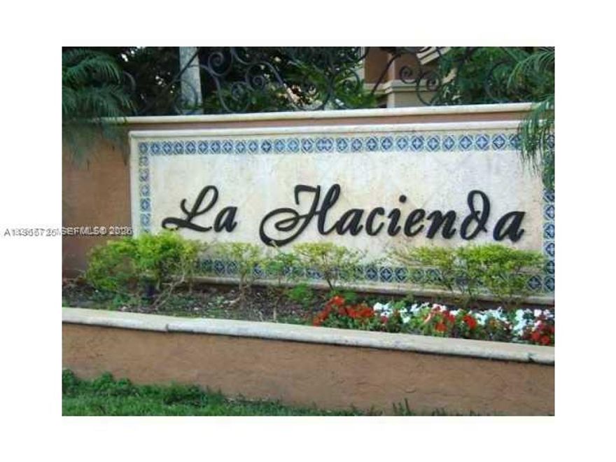 1/1 In La Hacienda, great unit, in great condominium and association. Washer and dryer in the unit. READ BROKER REMARKS FOR SHOWINGS AND WHERE TO SEND OFFERS!!!! 24HRS IN ADVNCED FOR SHOWINGS, TENANT OCCUPIED PAYING $1850 TILL 12.31.26. UNIT SOLD AS IS WITH LEASE.