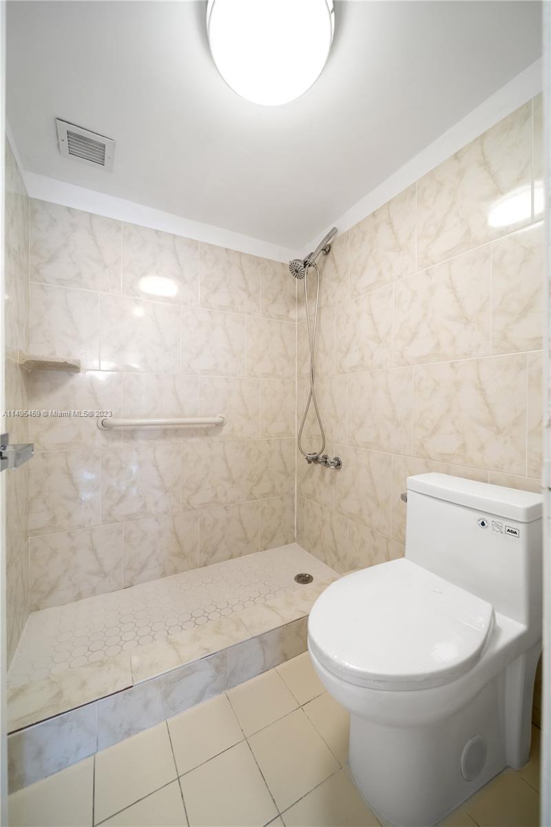 GATEWAY HOUSE CONDO - SOU - Residential Lease