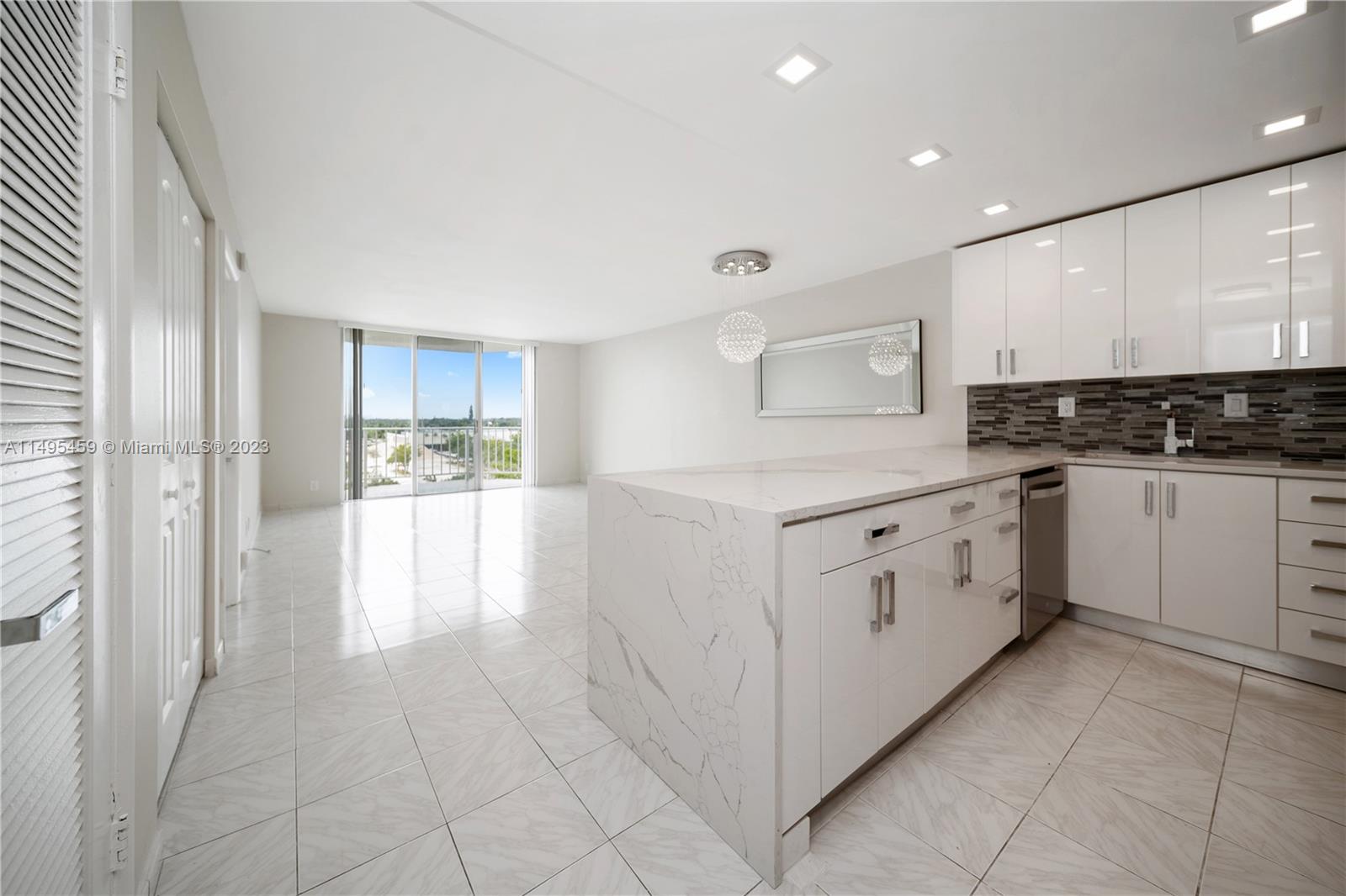GATEWAY HOUSE CONDO - SOU - Residential Lease