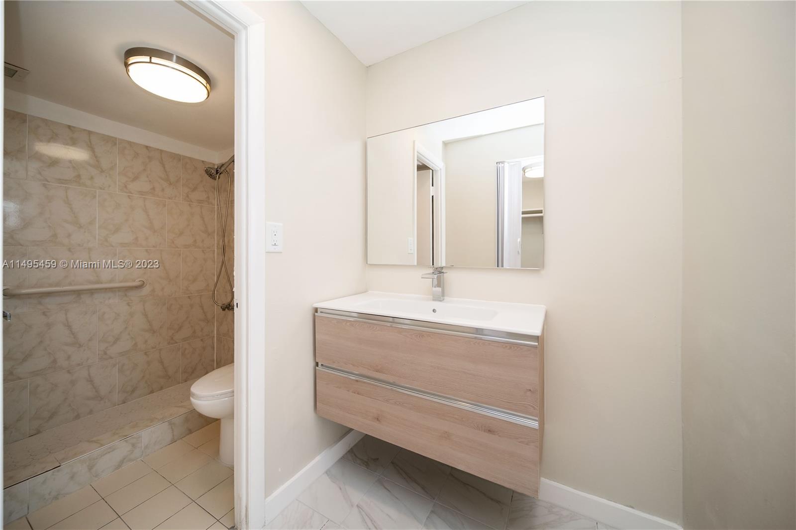GATEWAY HOUSE CONDO - SOU - Residential Lease
