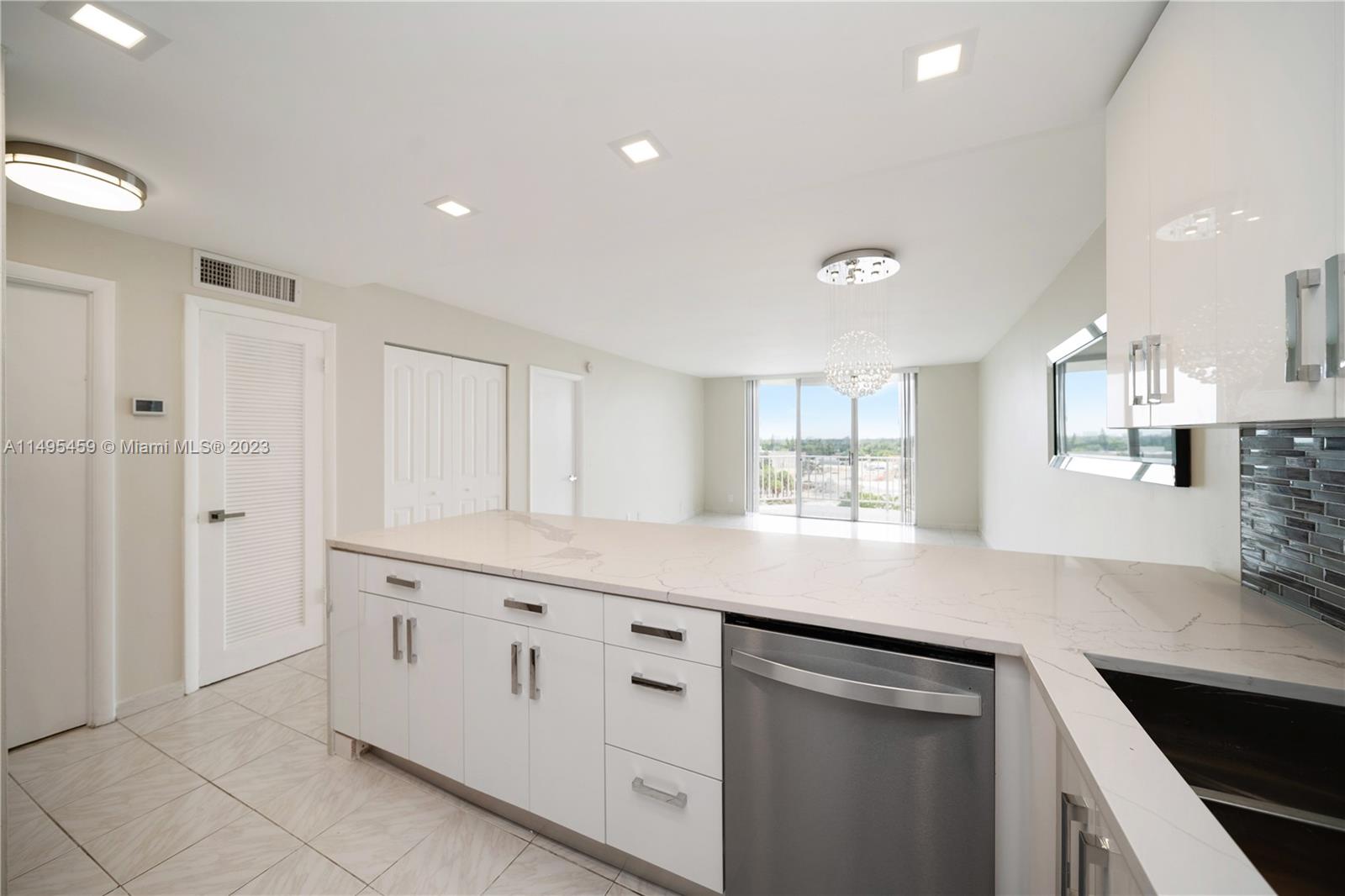 GATEWAY HOUSE CONDO - SOU - Residential Lease