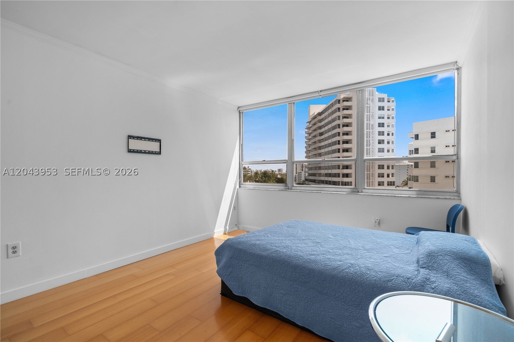 11 Island Ave 610
