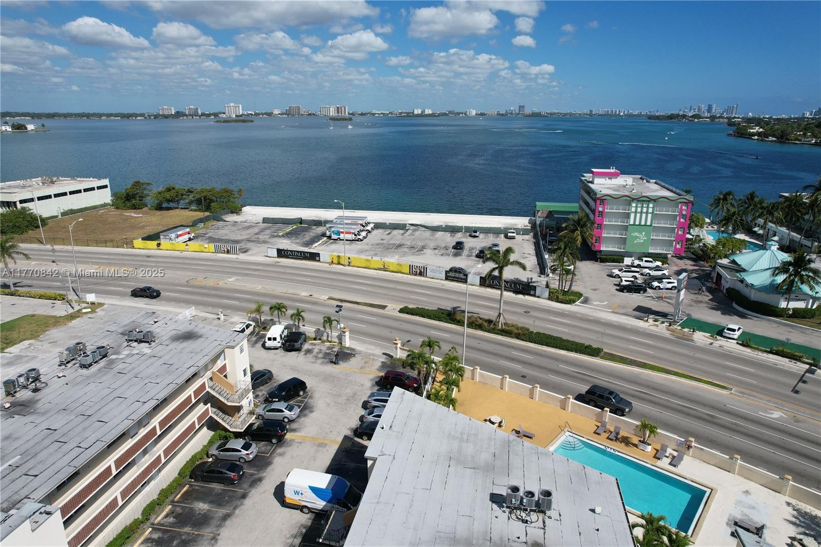 NO BAY WHITE HOUSE NO 4 C - Residential