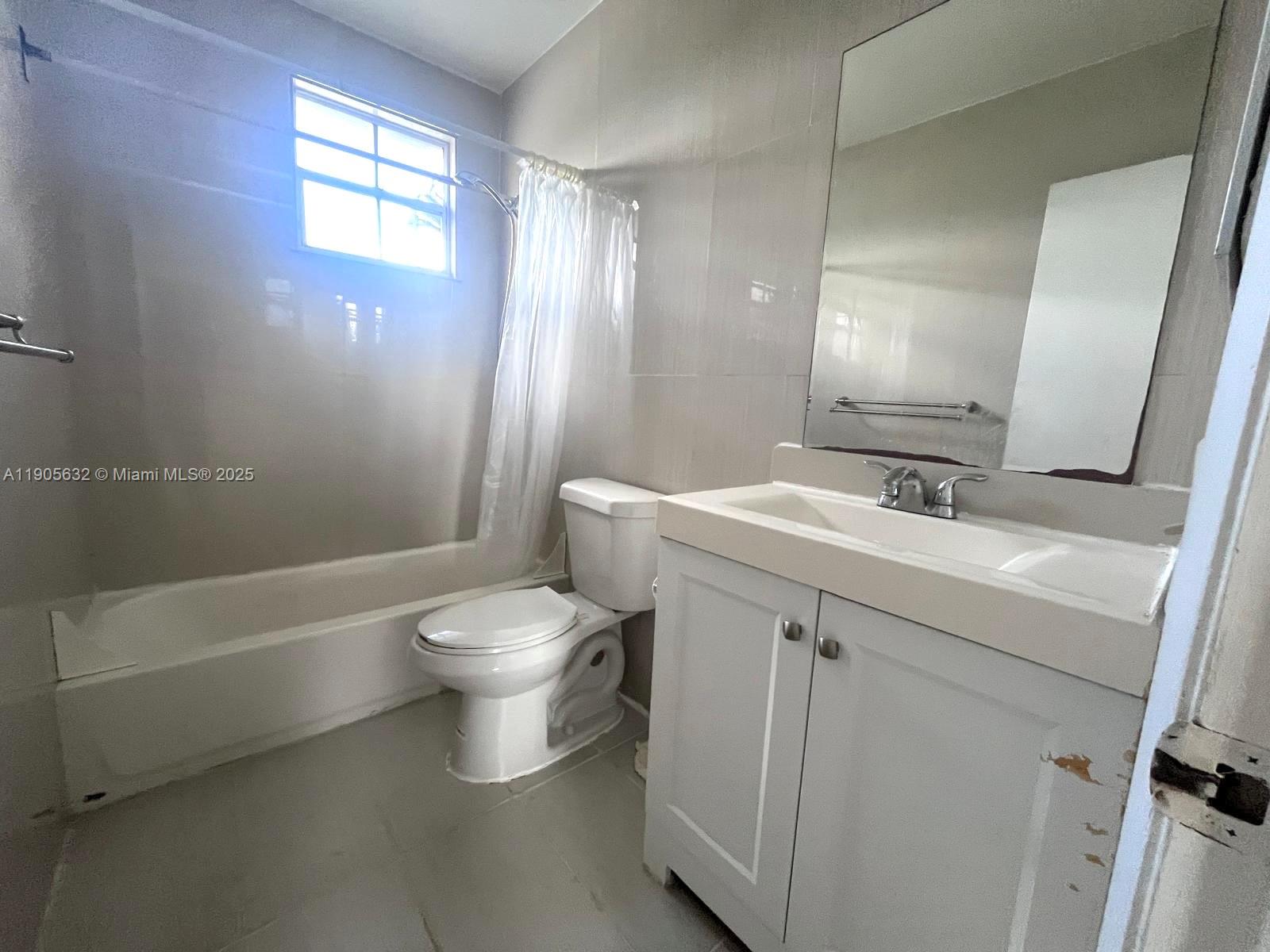 VILLAS AT WOODLAND GREENS - Residential