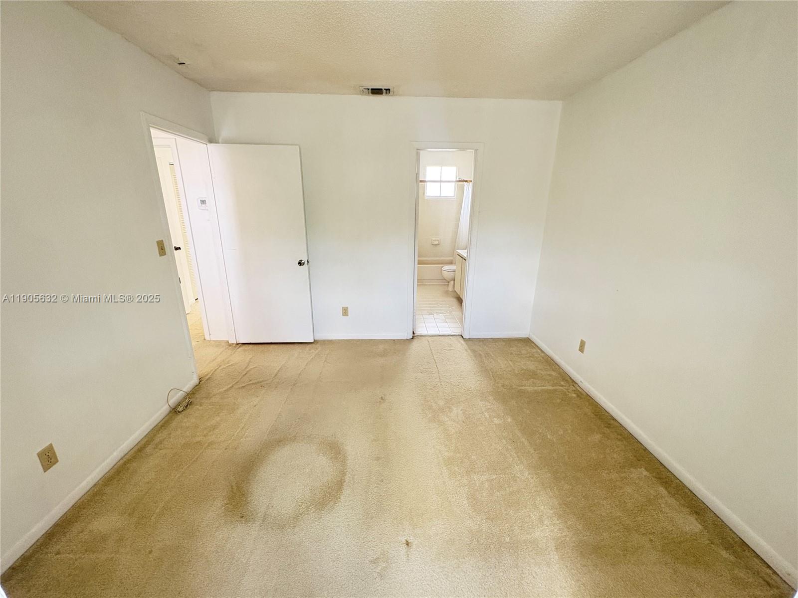 VILLAS AT WOODLAND GREENS - Residential