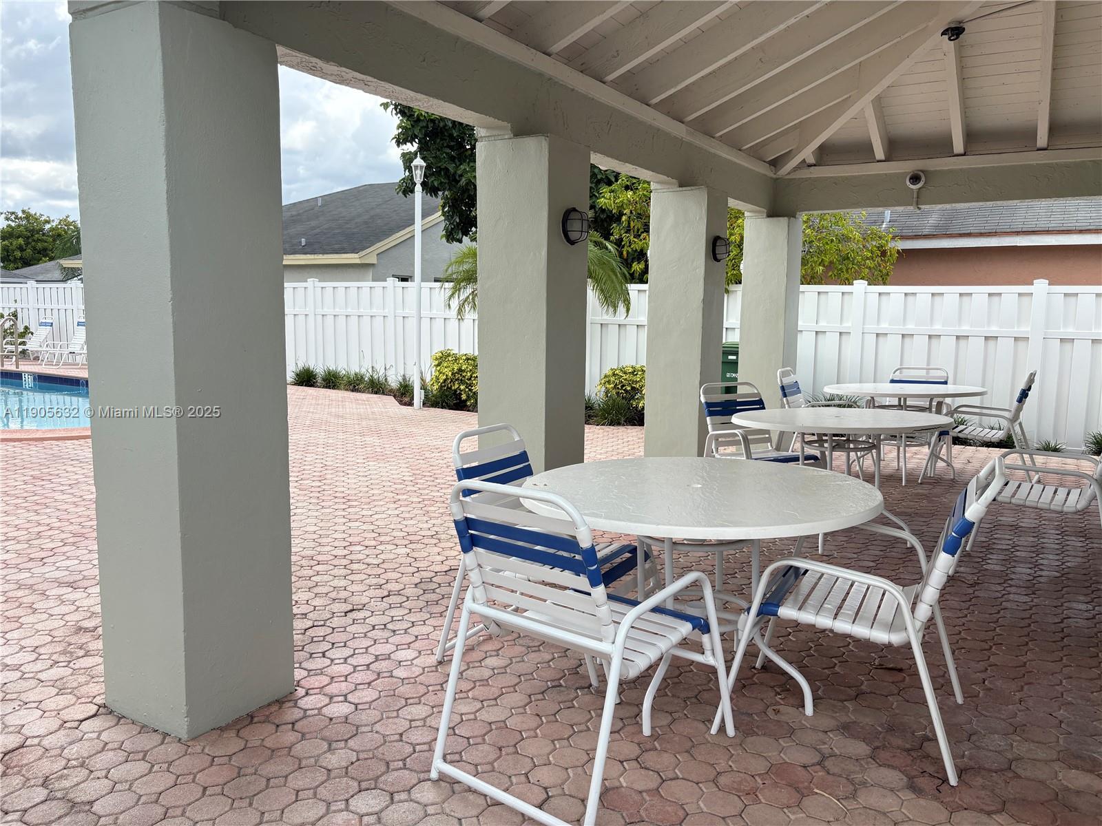 VILLAS AT WOODLAND GREENS - Residential