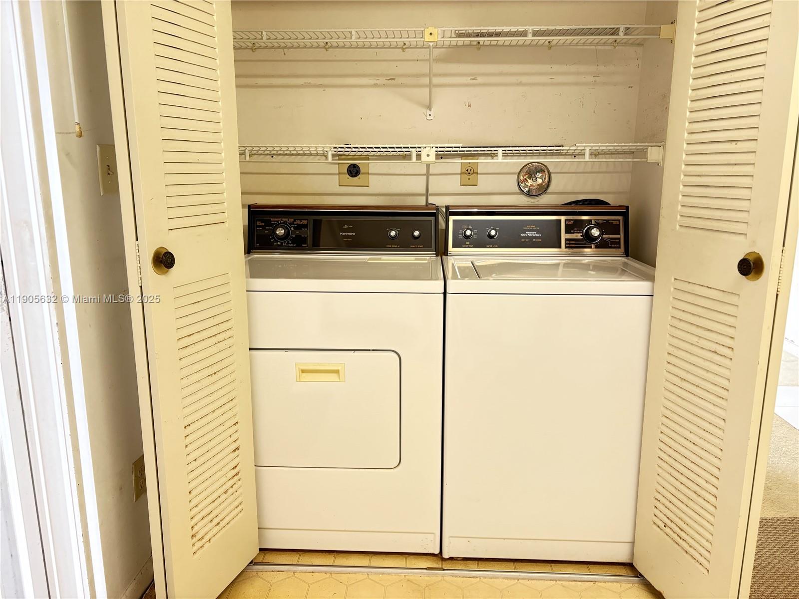 VILLAS AT WOODLAND GREENS - Residential