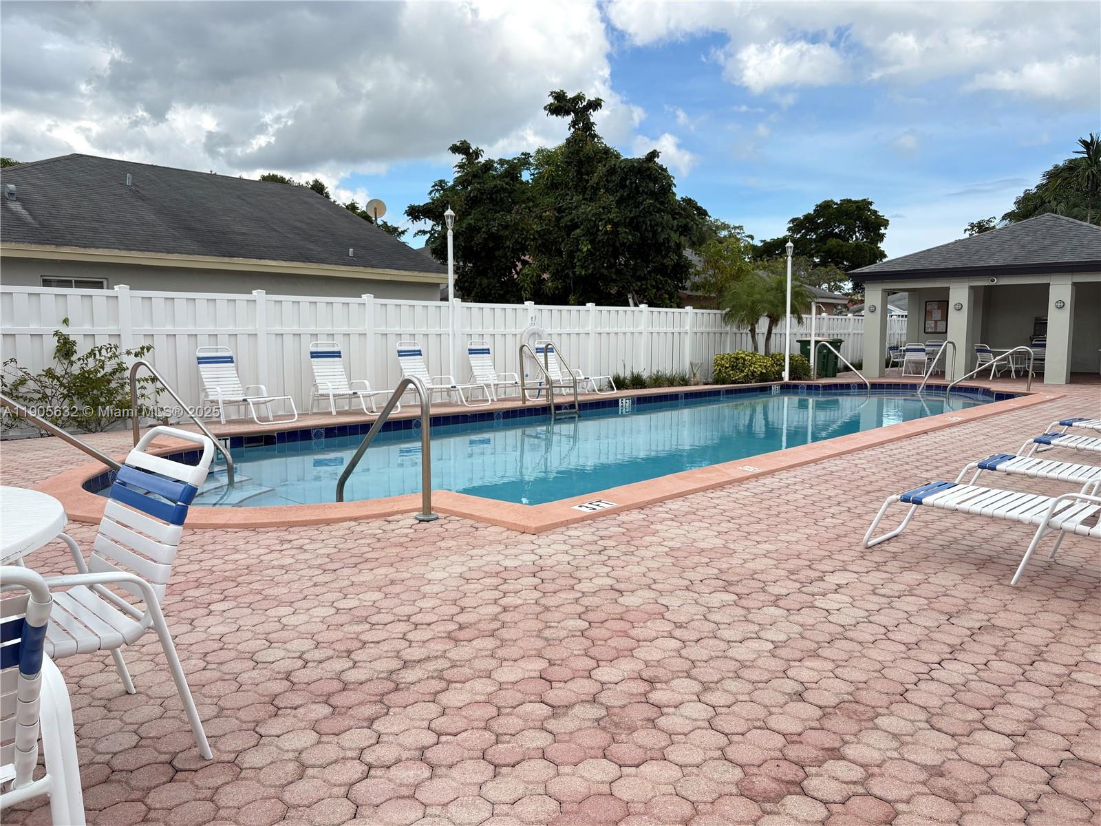 VILLAS AT WOODLAND GREENS - Residential