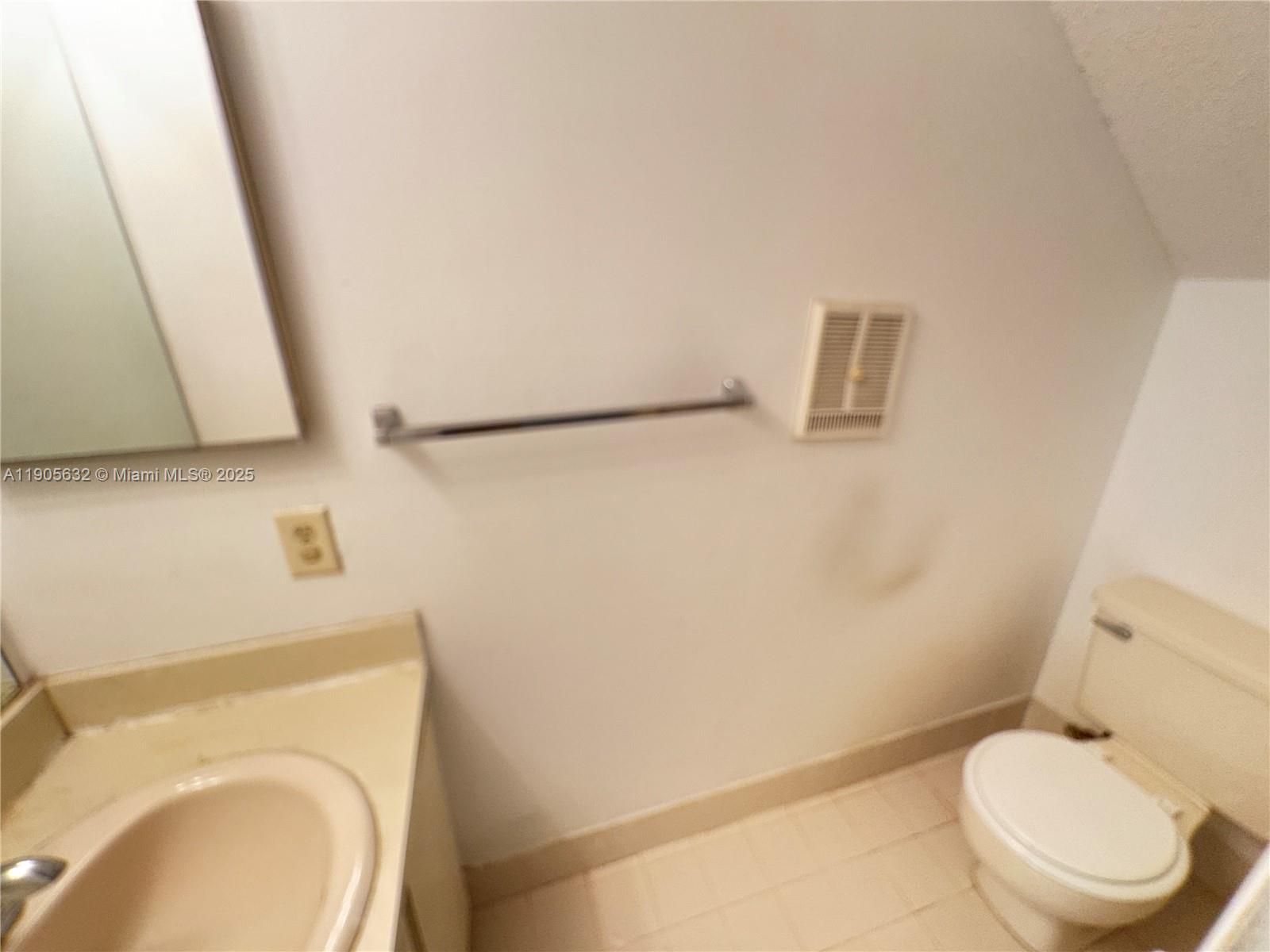 VILLAS AT WOODLAND GREENS - Residential