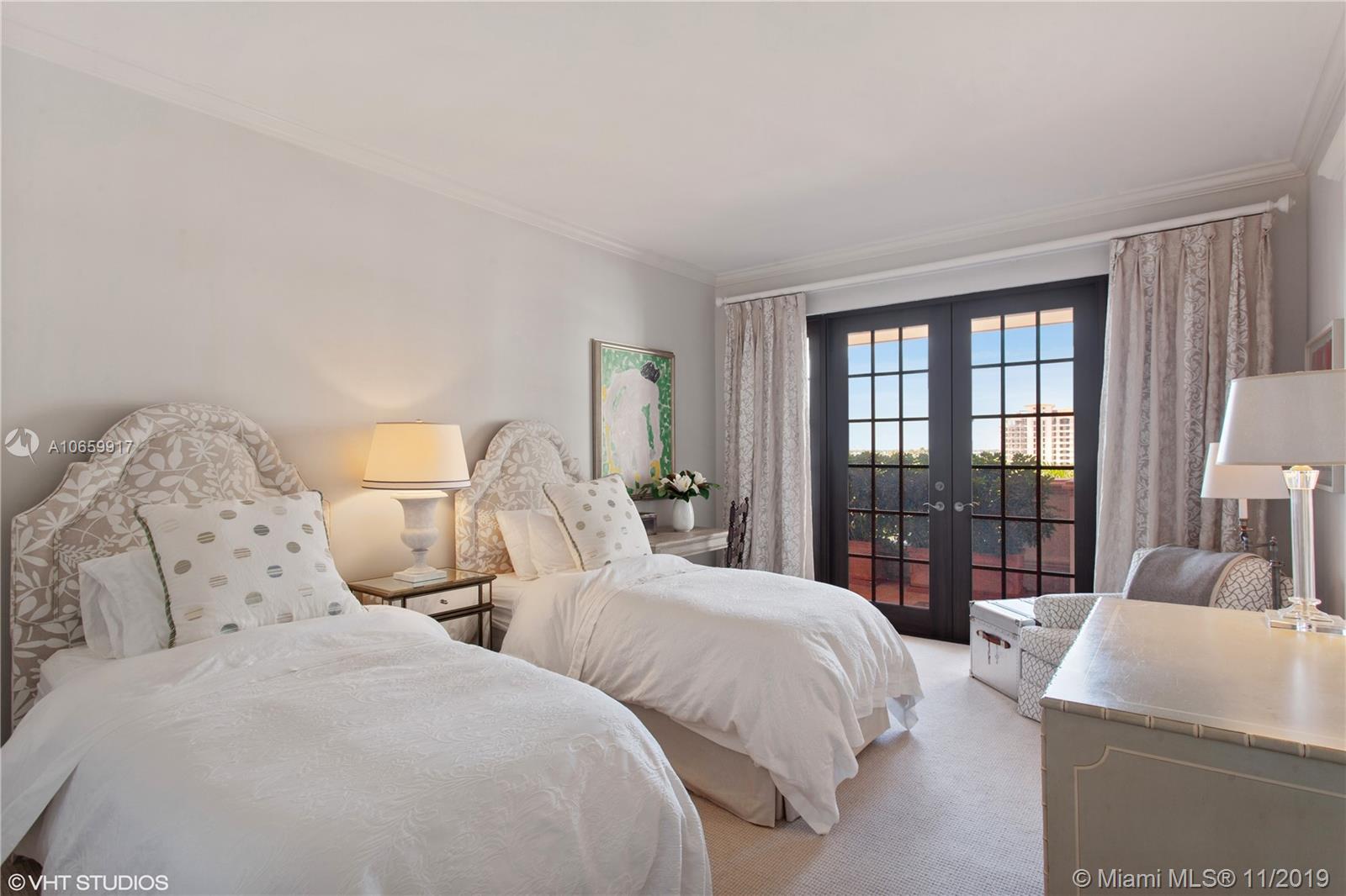 OCEANSIDE FISHER ISL COND - Residential