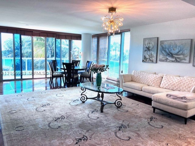 9401 Collins Ave 306