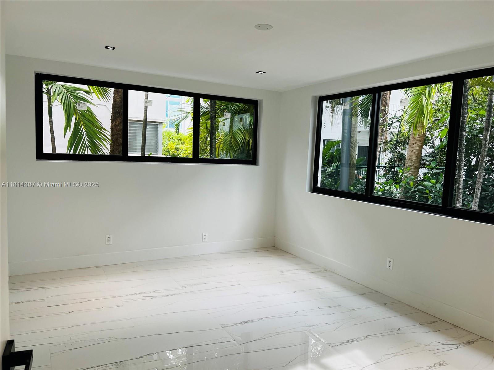 BAY HARBOUR ISLAND - Residential Lease