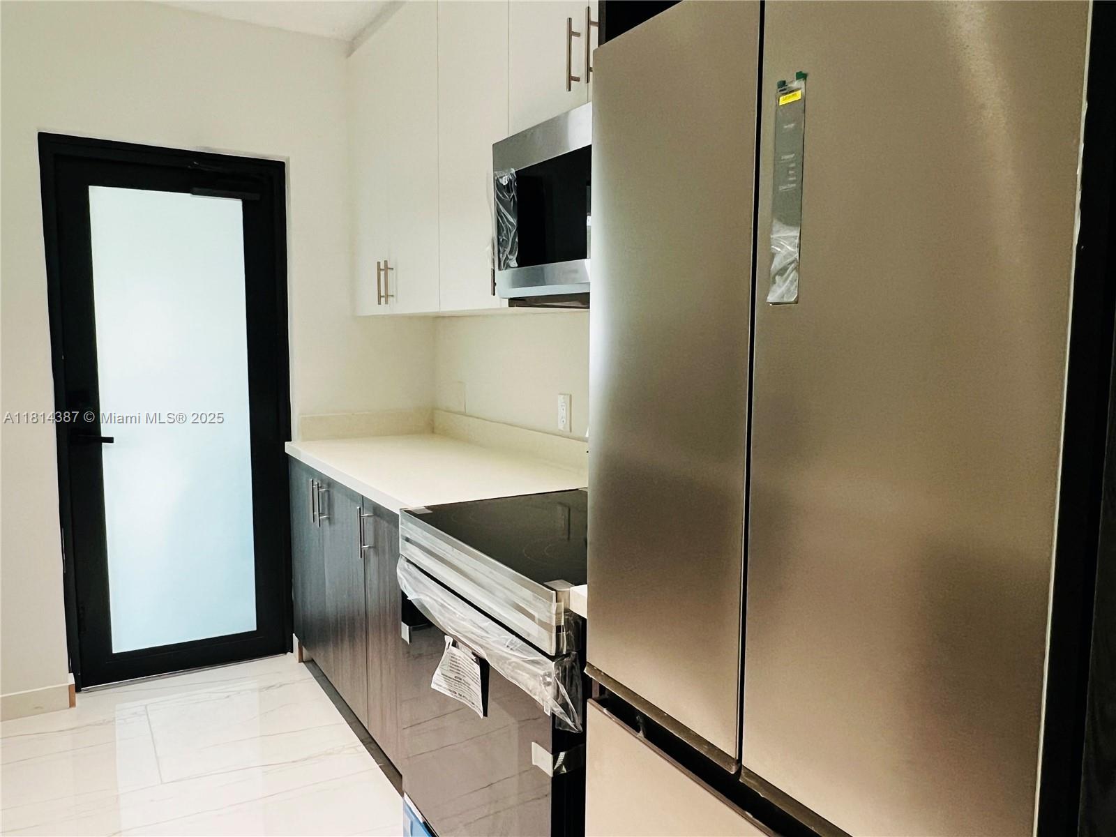 BAY HARBOUR ISLAND - Residential Lease