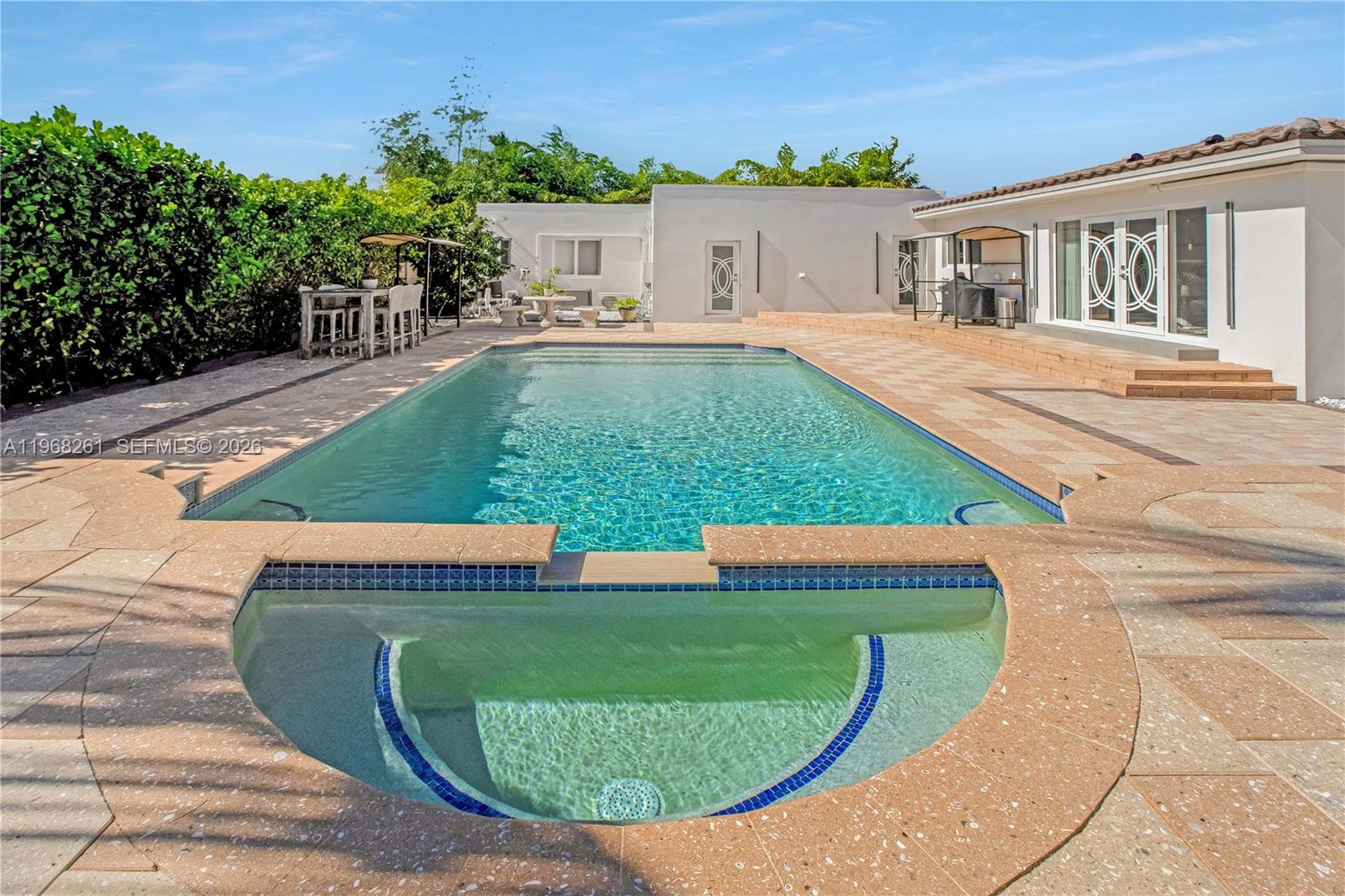 ALTOS DEL MAR NO 5 - Residential