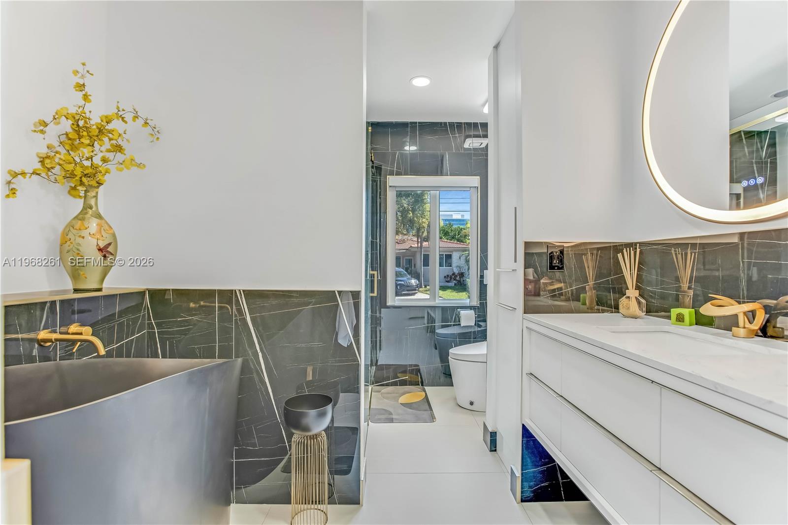 ALTOS DEL MAR NO 5 - Residential