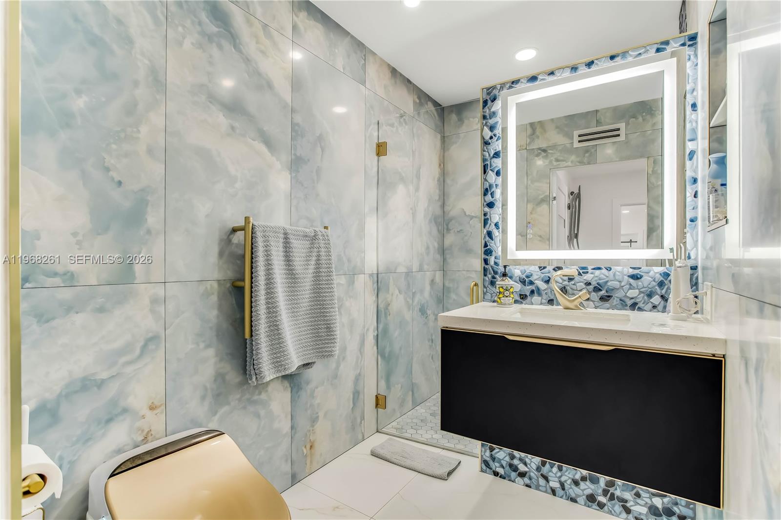 ALTOS DEL MAR NO 5 - Residential