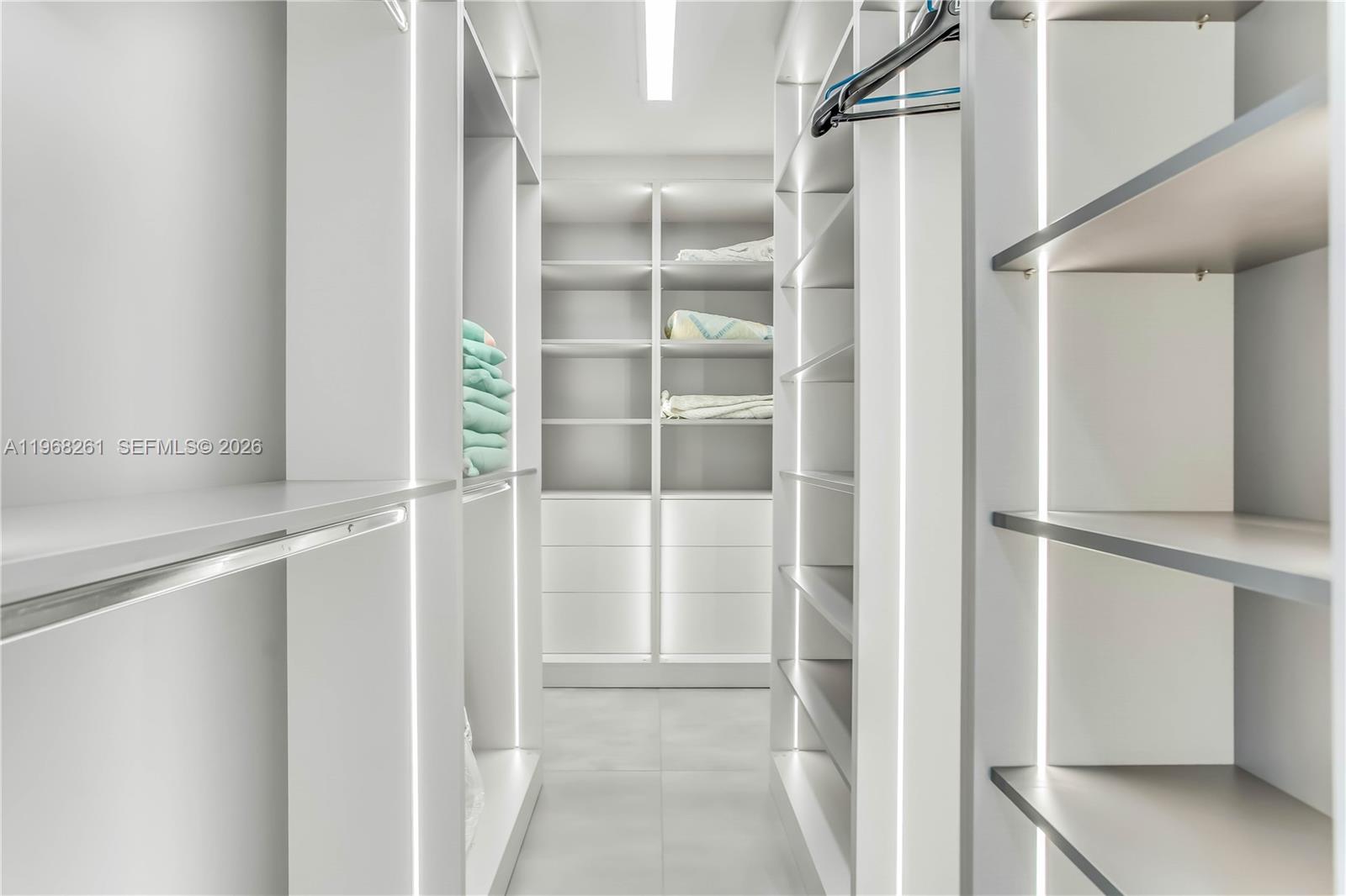 ALTOS DEL MAR NO 5 - Residential