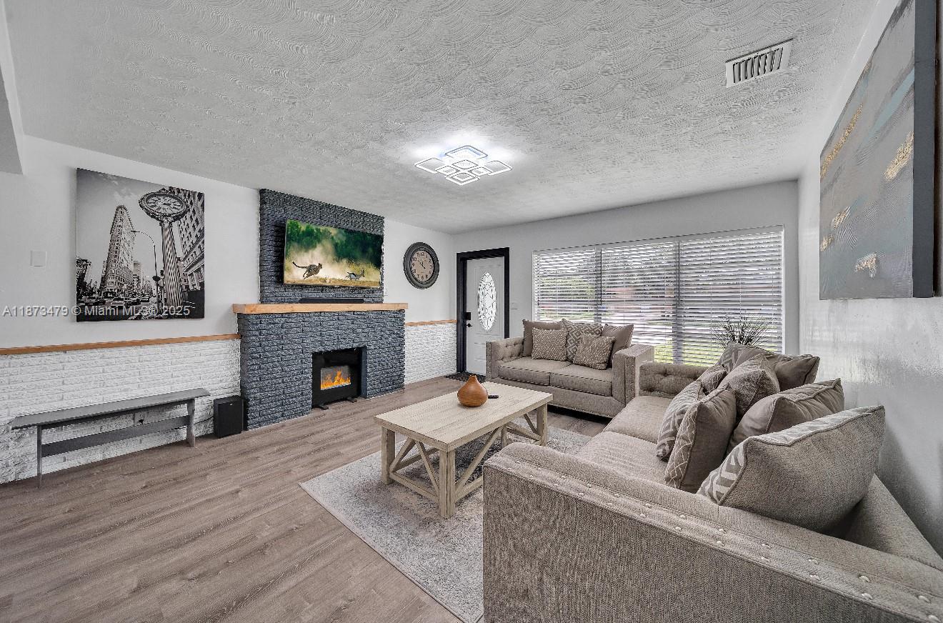 MELROSE PARK SEC 6 GREEN - Residential