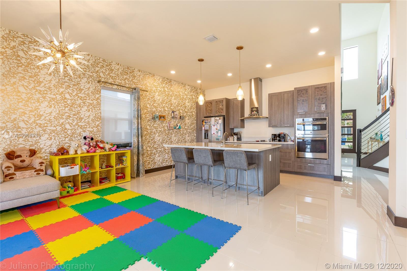 DUNNWOODY LAKE - Residential