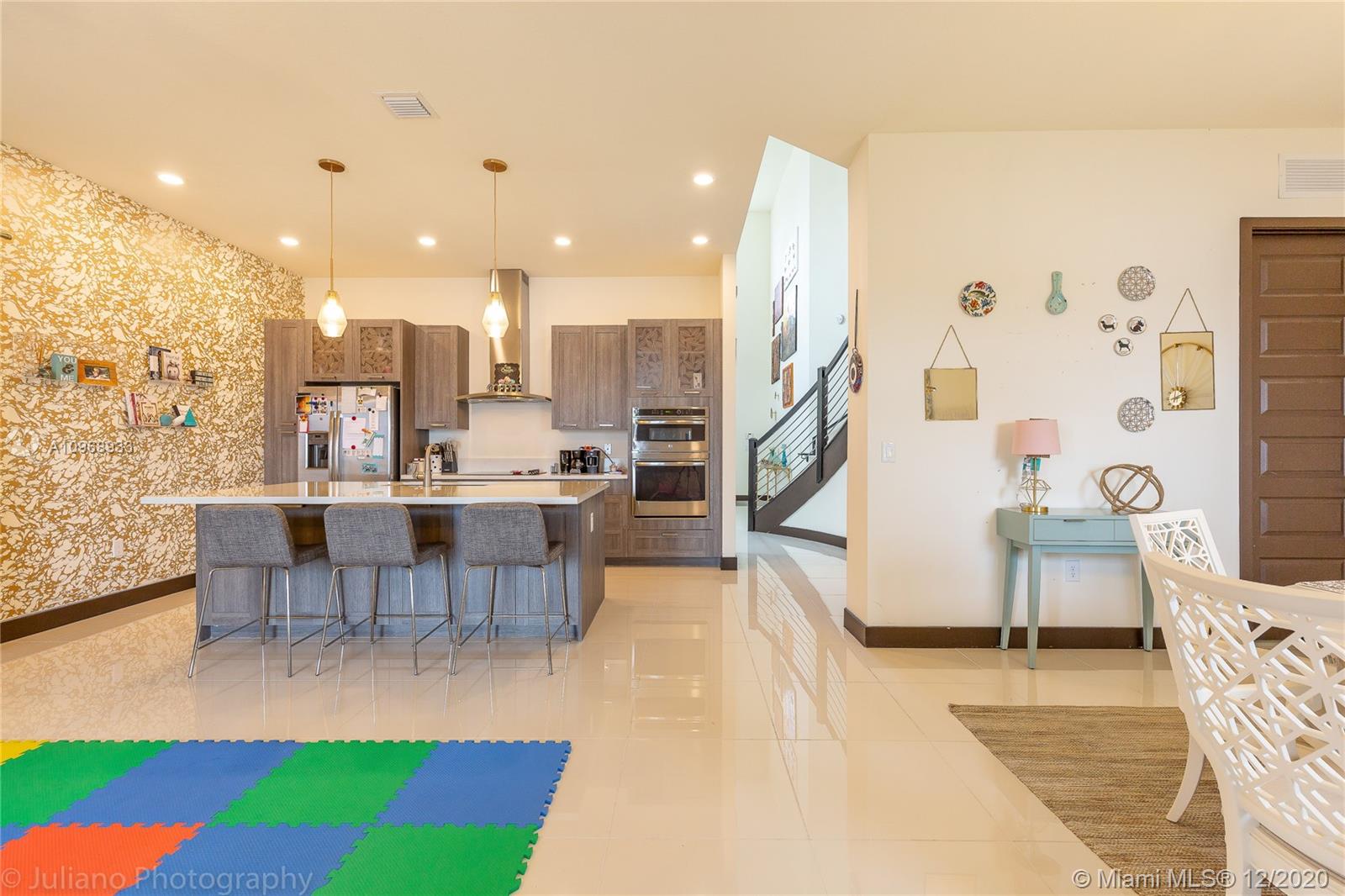 DUNNWOODY LAKE - Residential