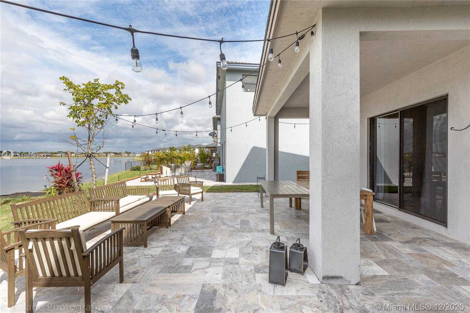 DUNNWOODY LAKE - Residential