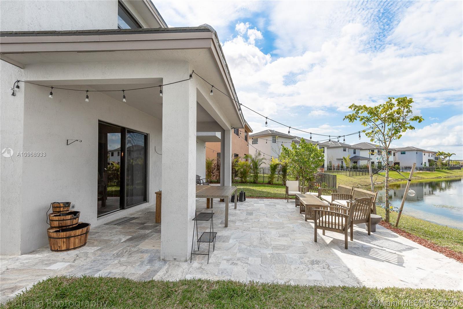 DUNNWOODY LAKE - Residential