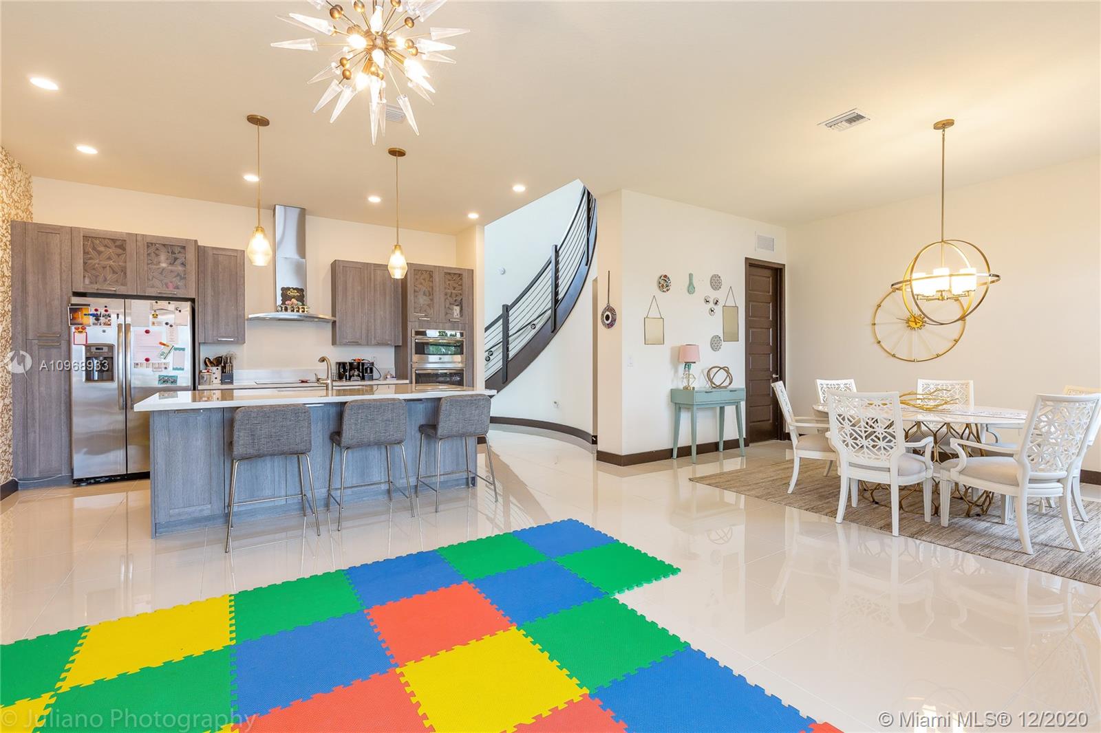 DUNNWOODY LAKE - Residential