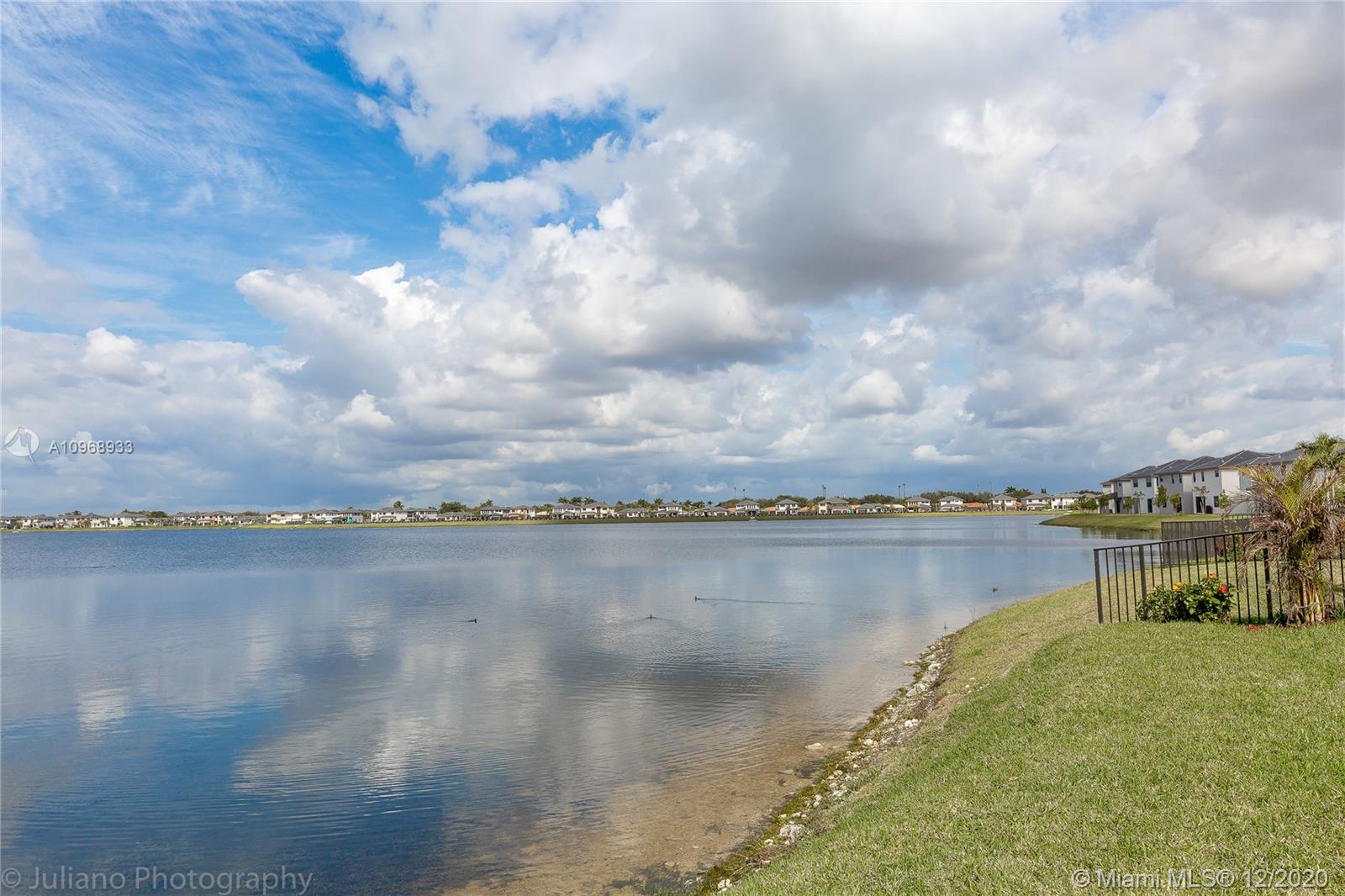 DUNNWOODY LAKE - Residential