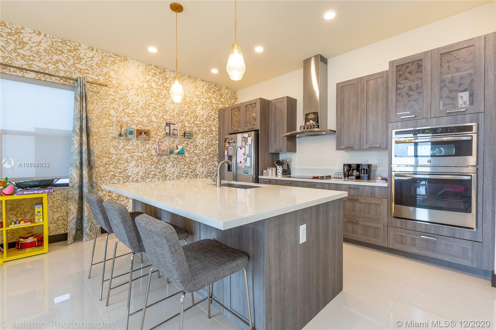 DUNNWOODY LAKE - Residential