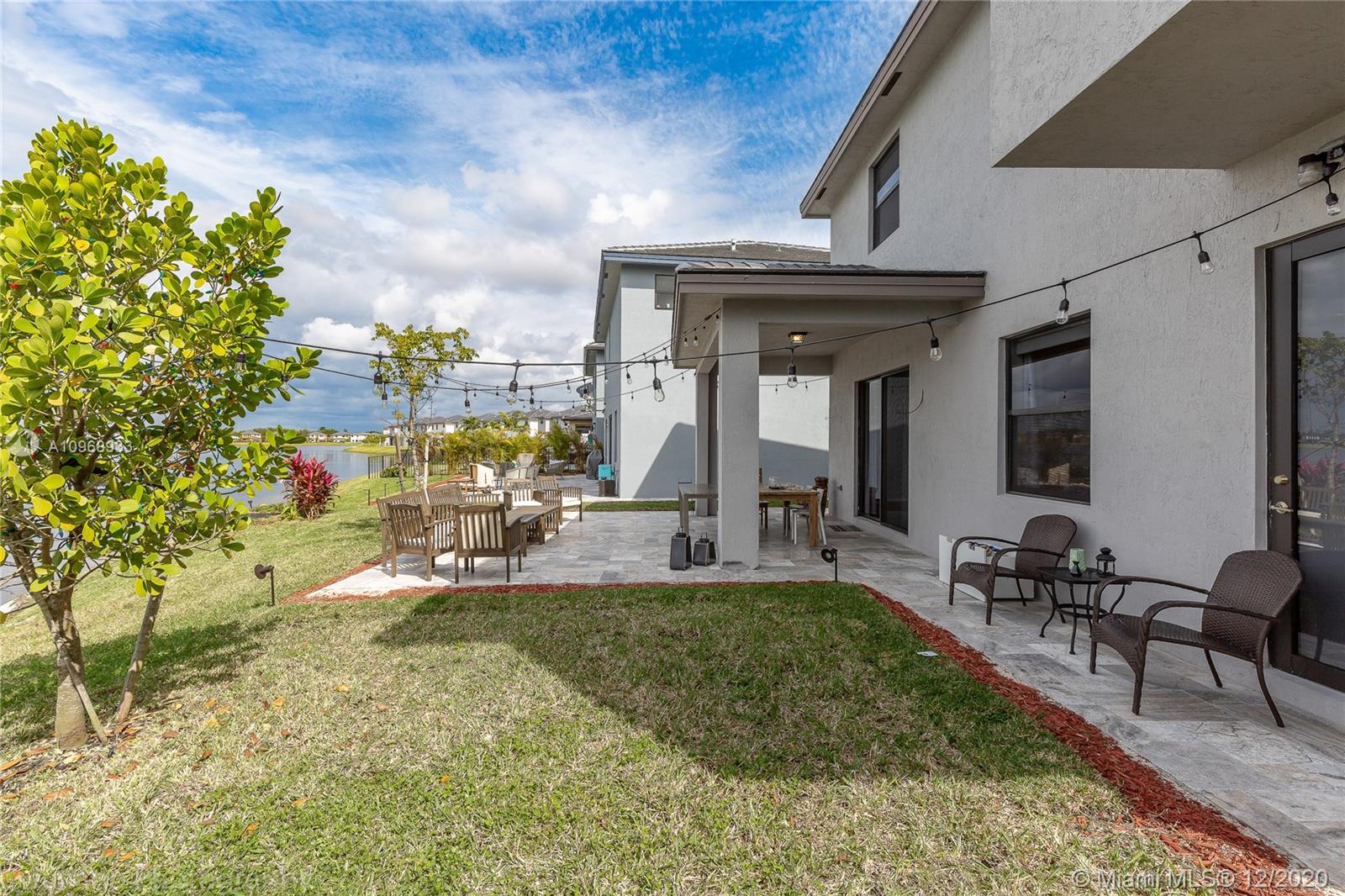 DUNNWOODY LAKE - Residential