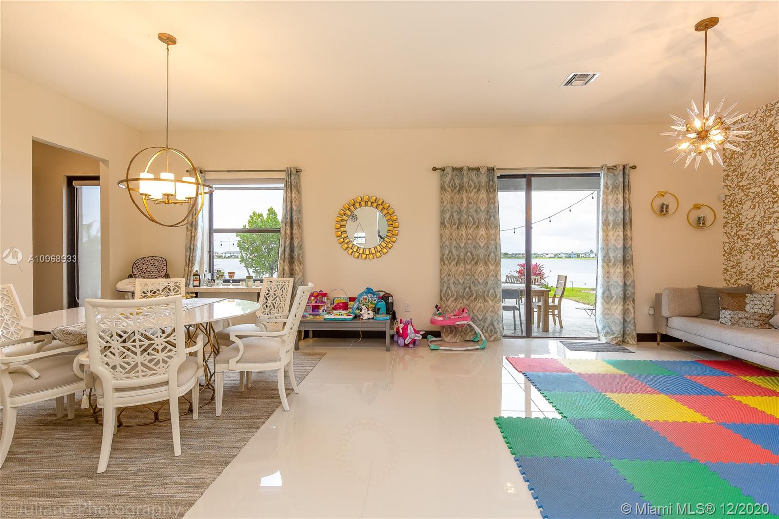 DUNNWOODY LAKE - Residential