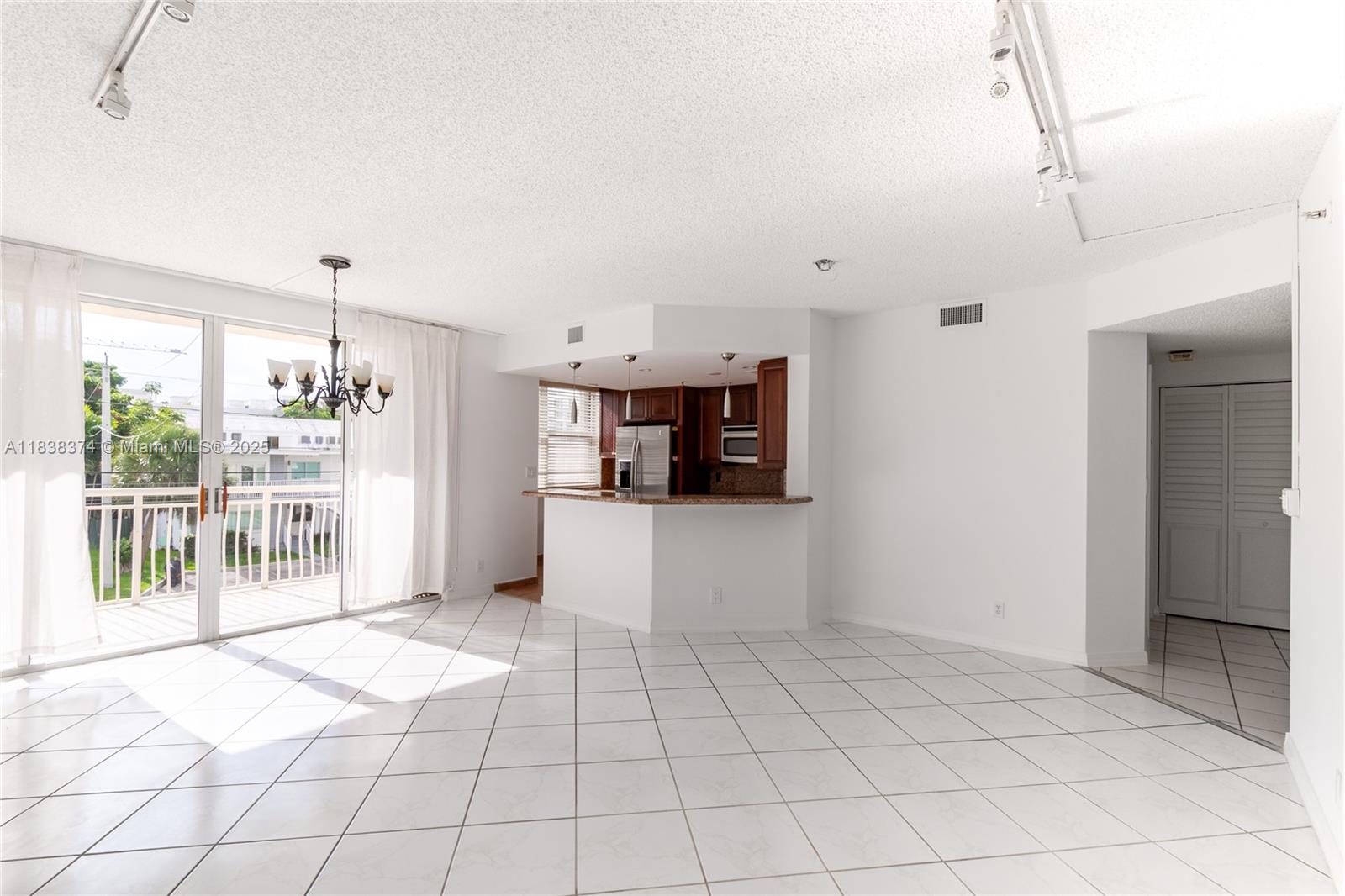 10140 W Bay Harbor Dr 201A, Bay Harbor Islands, FL, 33154/$540,000 1 10140 W Bay Harbor Dr 201A