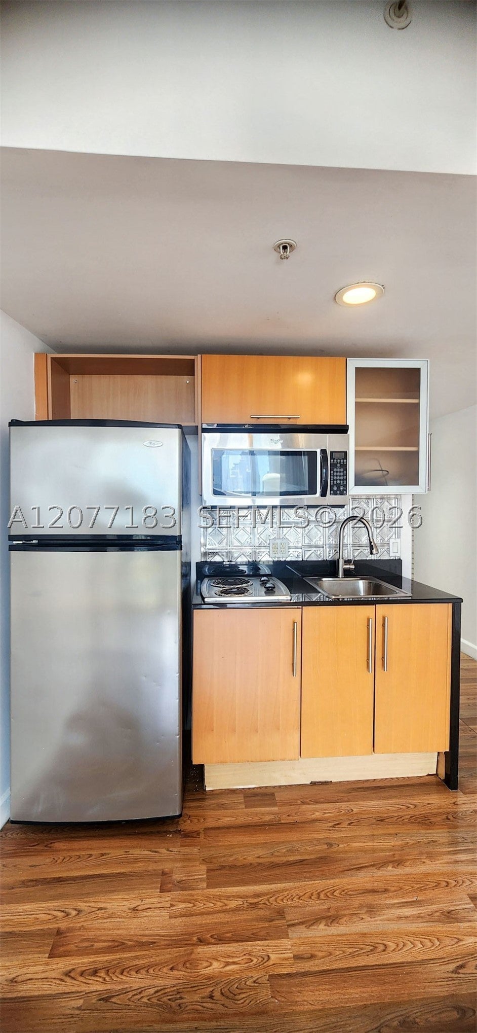 1750 N Bayshore Dr 1216