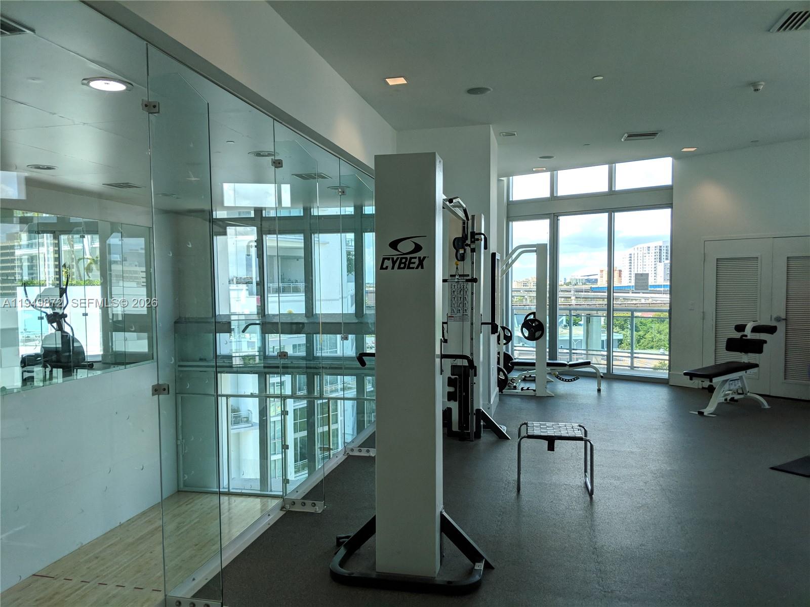 WIND CONDO - Residential