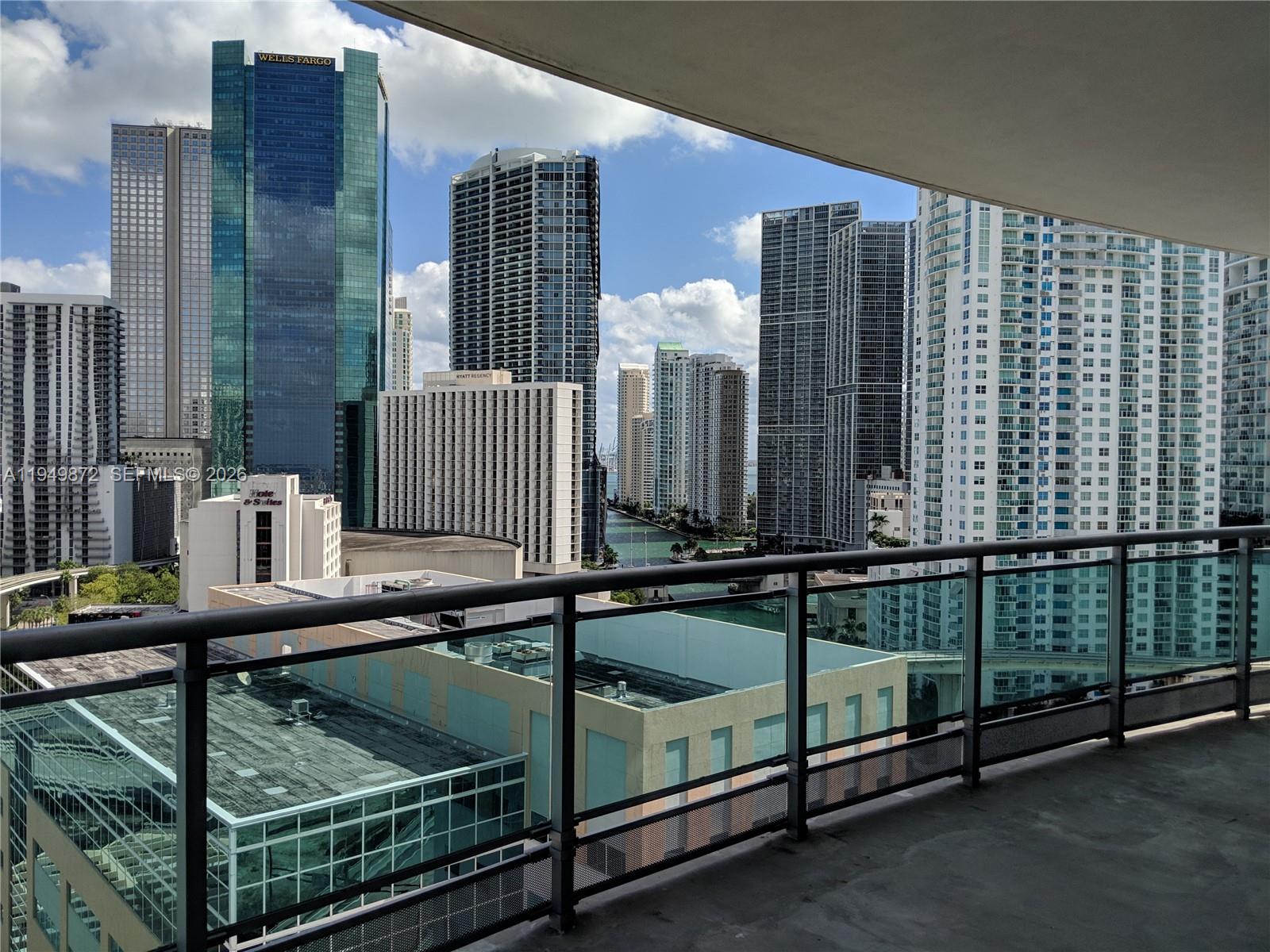 WIND CONDO - Residential