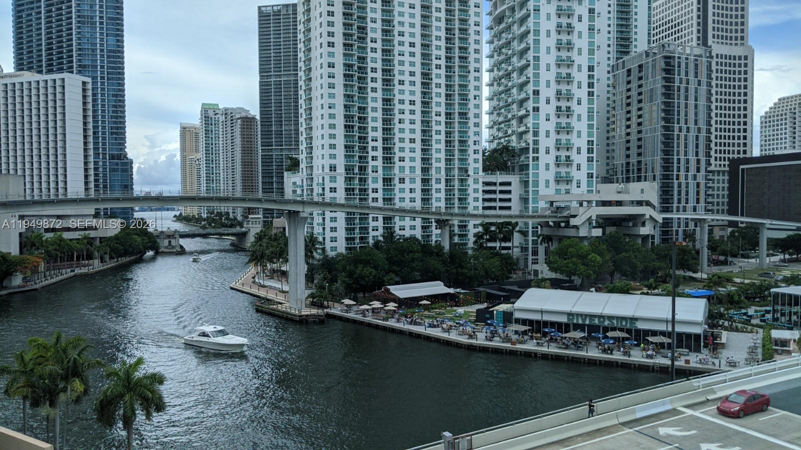 WIND CONDO - Residential