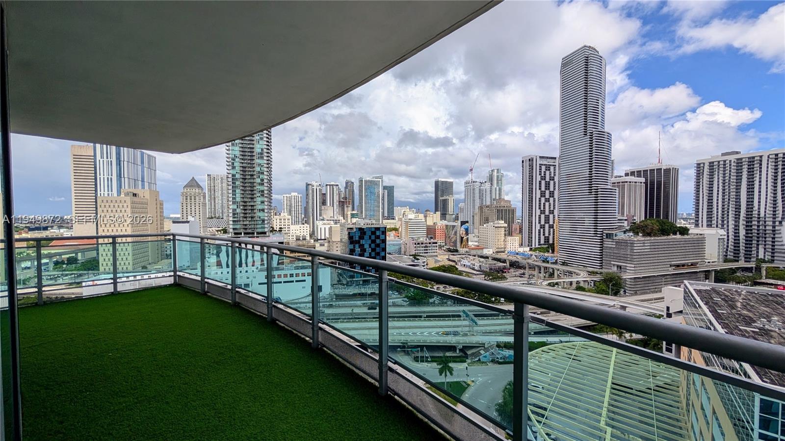 WIND CONDO - Residential