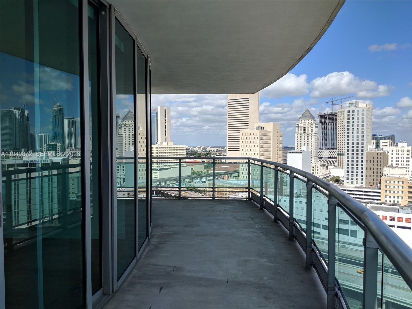 WIND CONDO - Residential