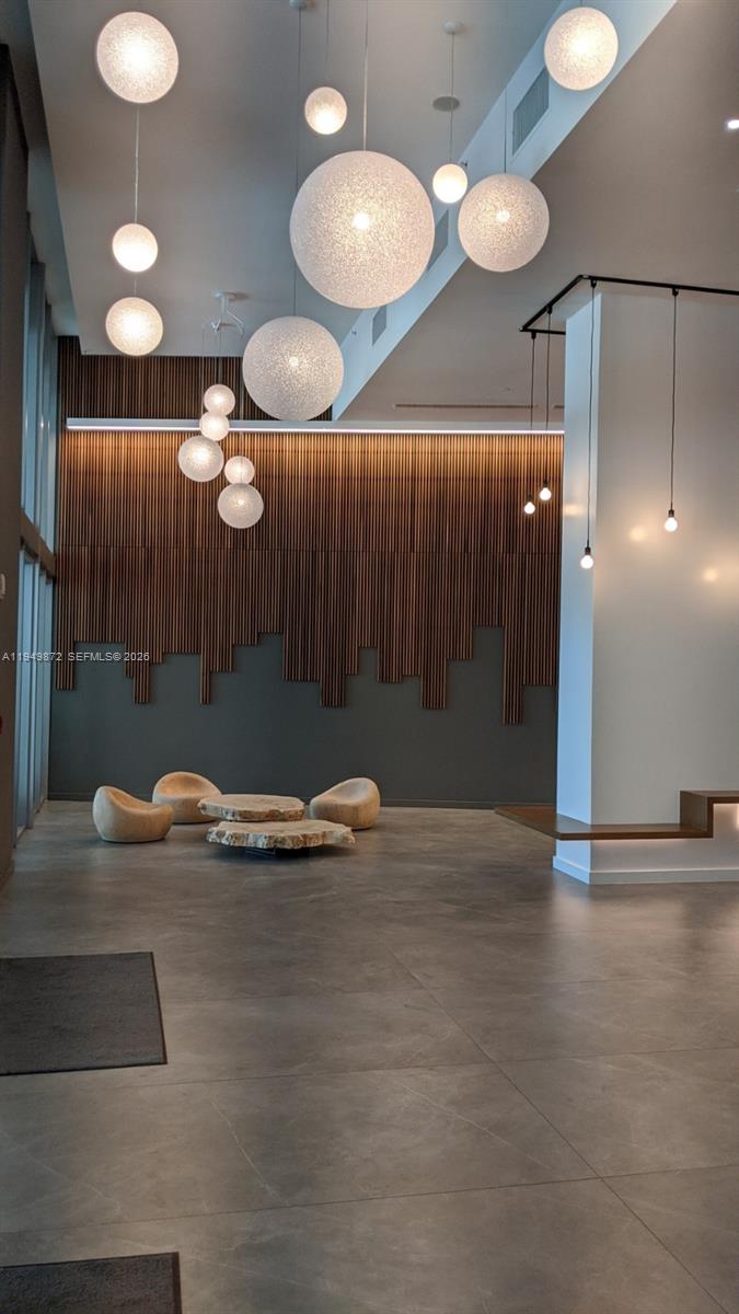 WIND CONDO - Residential