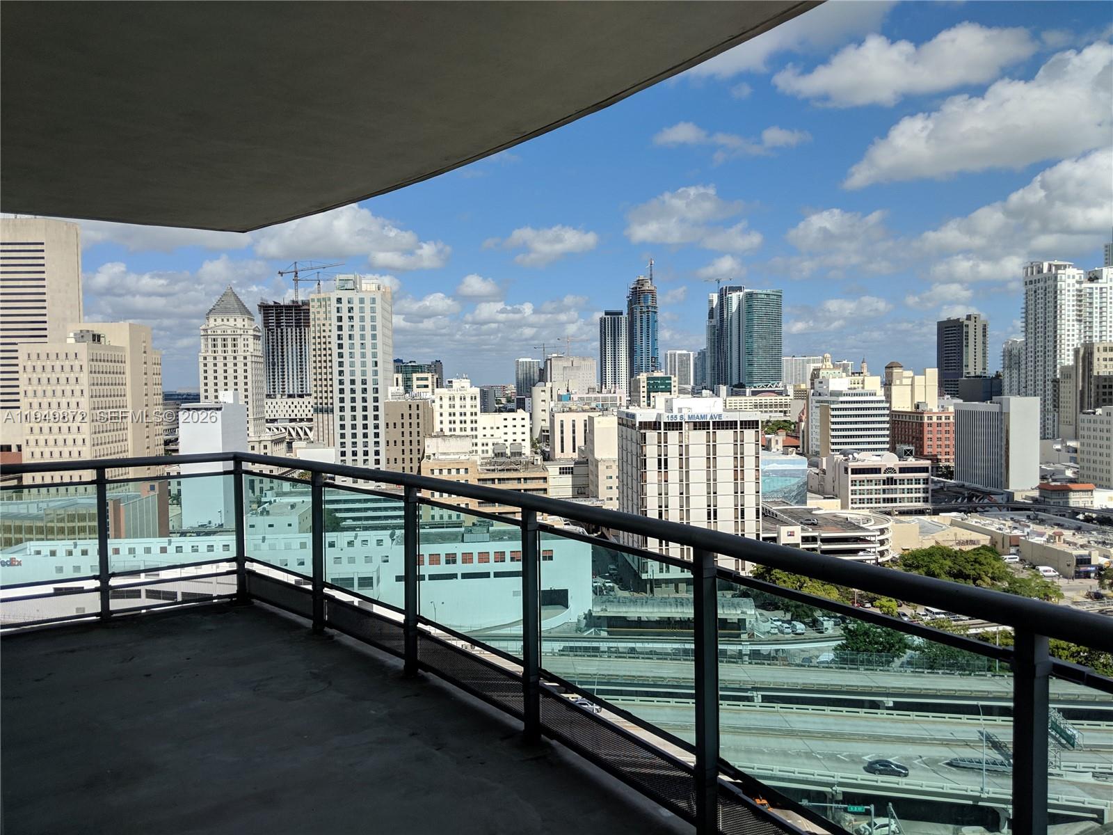 WIND CONDO - Residential