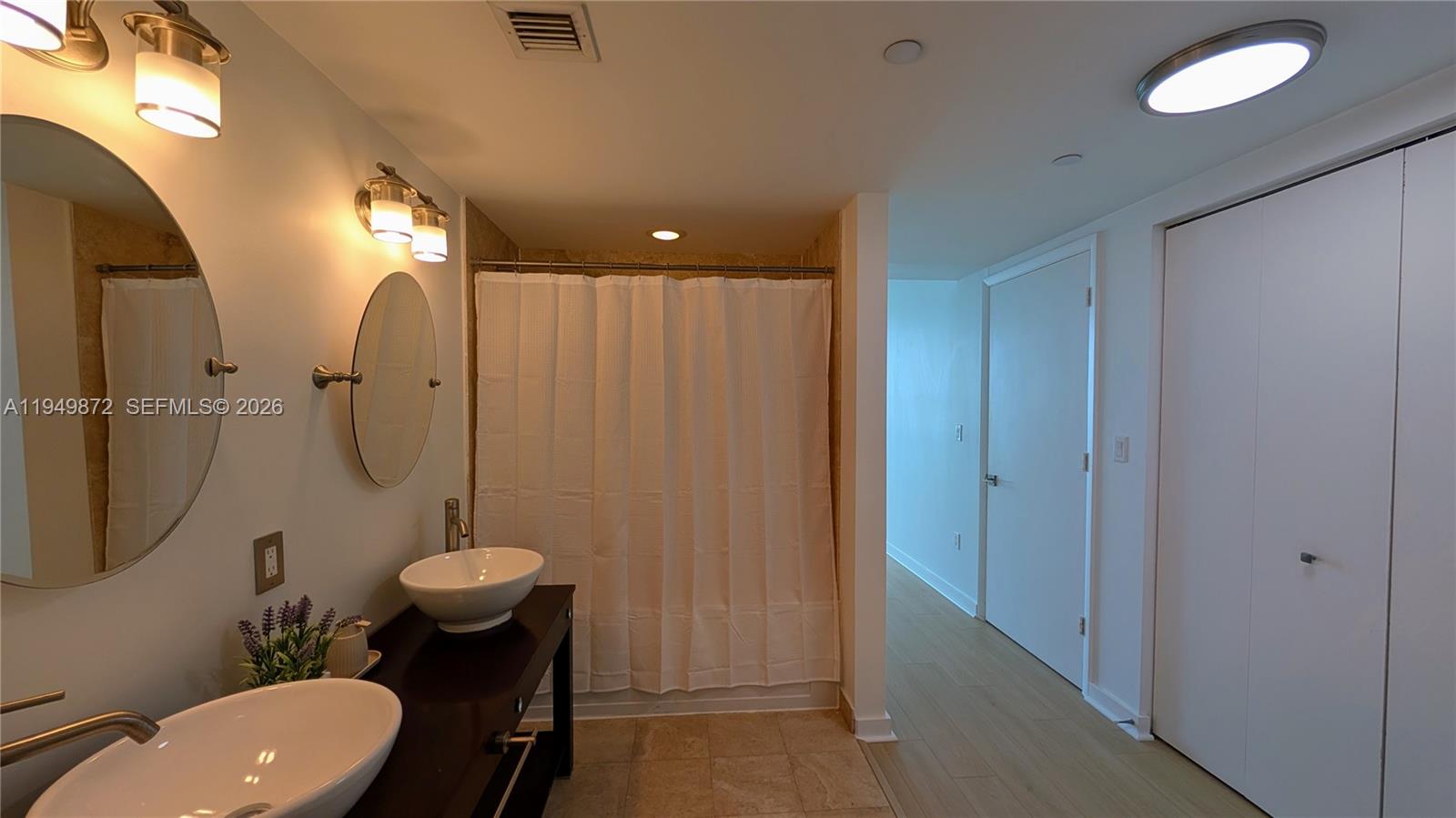 WIND CONDO - Residential