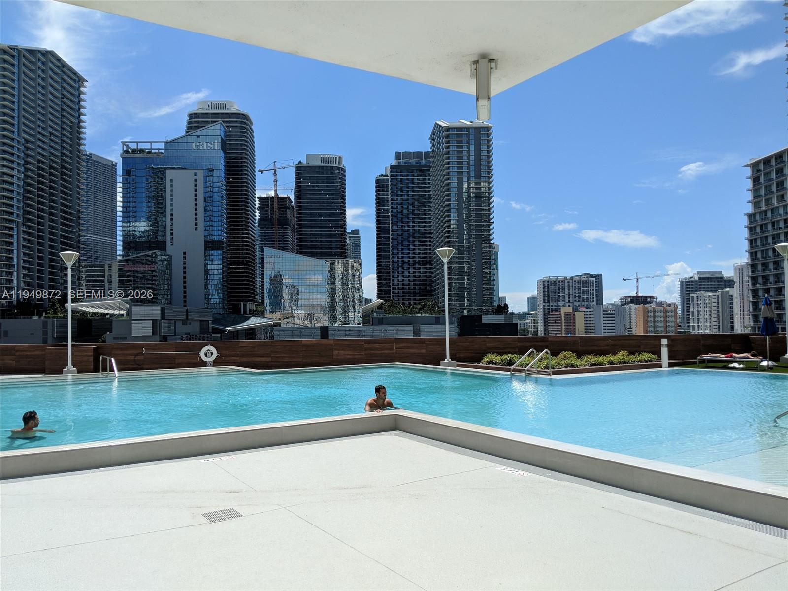 WIND CONDO - Residential