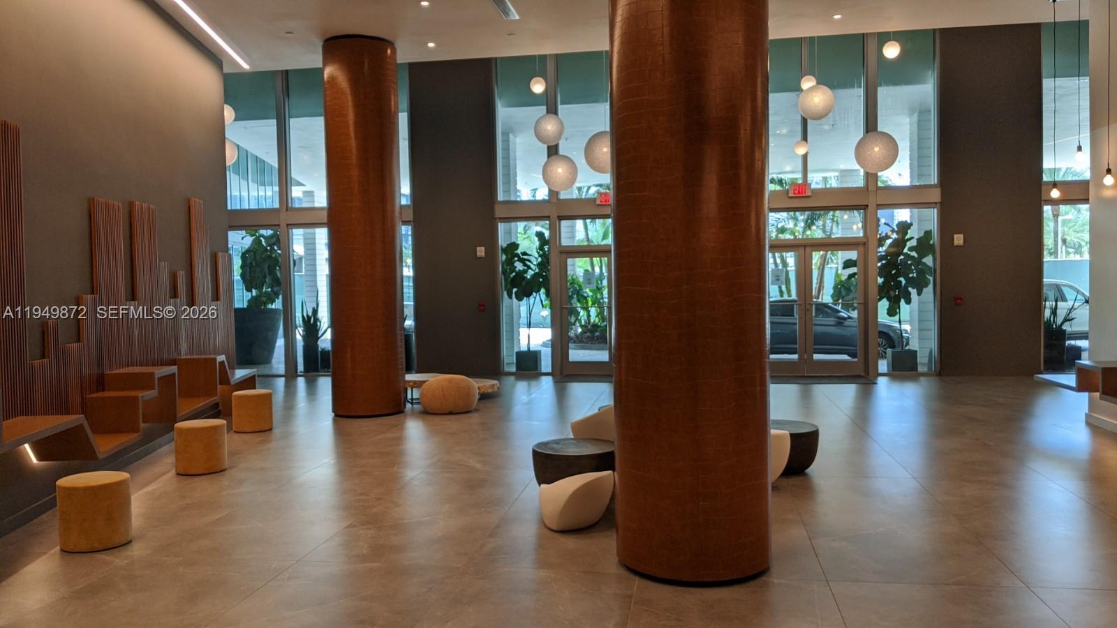 WIND CONDO - Residential