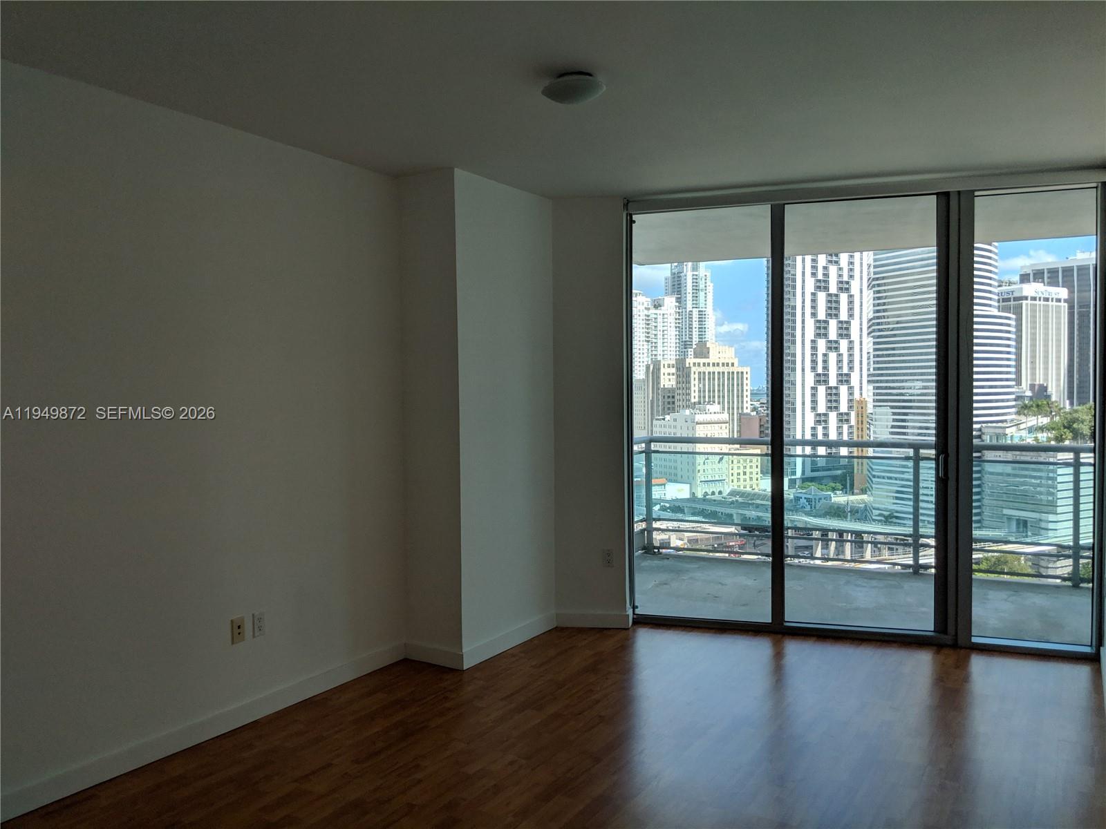 WIND CONDO - Residential