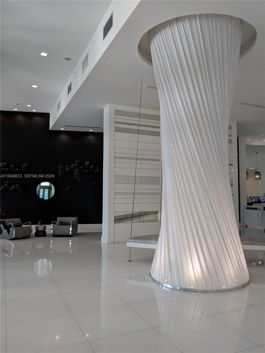 WIND CONDO - Residential