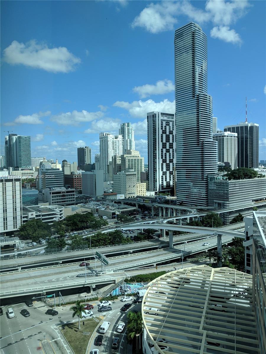 WIND CONDO - Residential