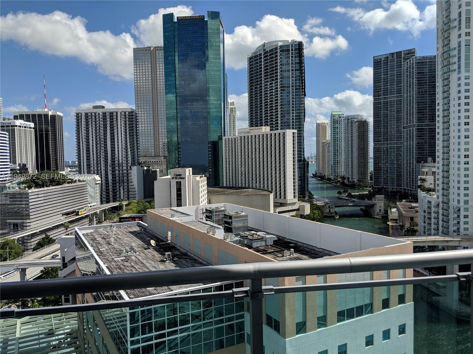 WIND CONDO - Residential